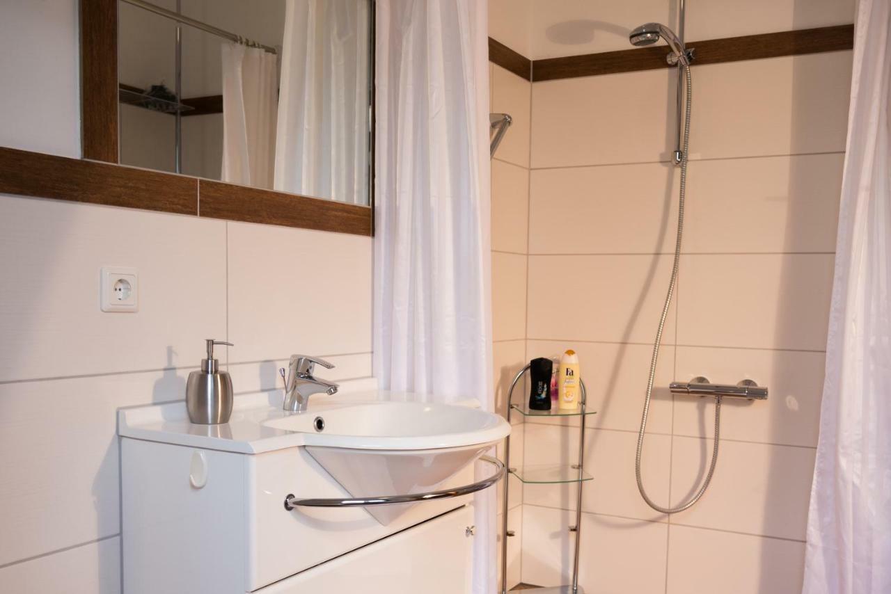 Haus Helene Apartment Ochtendung Bagian luar foto