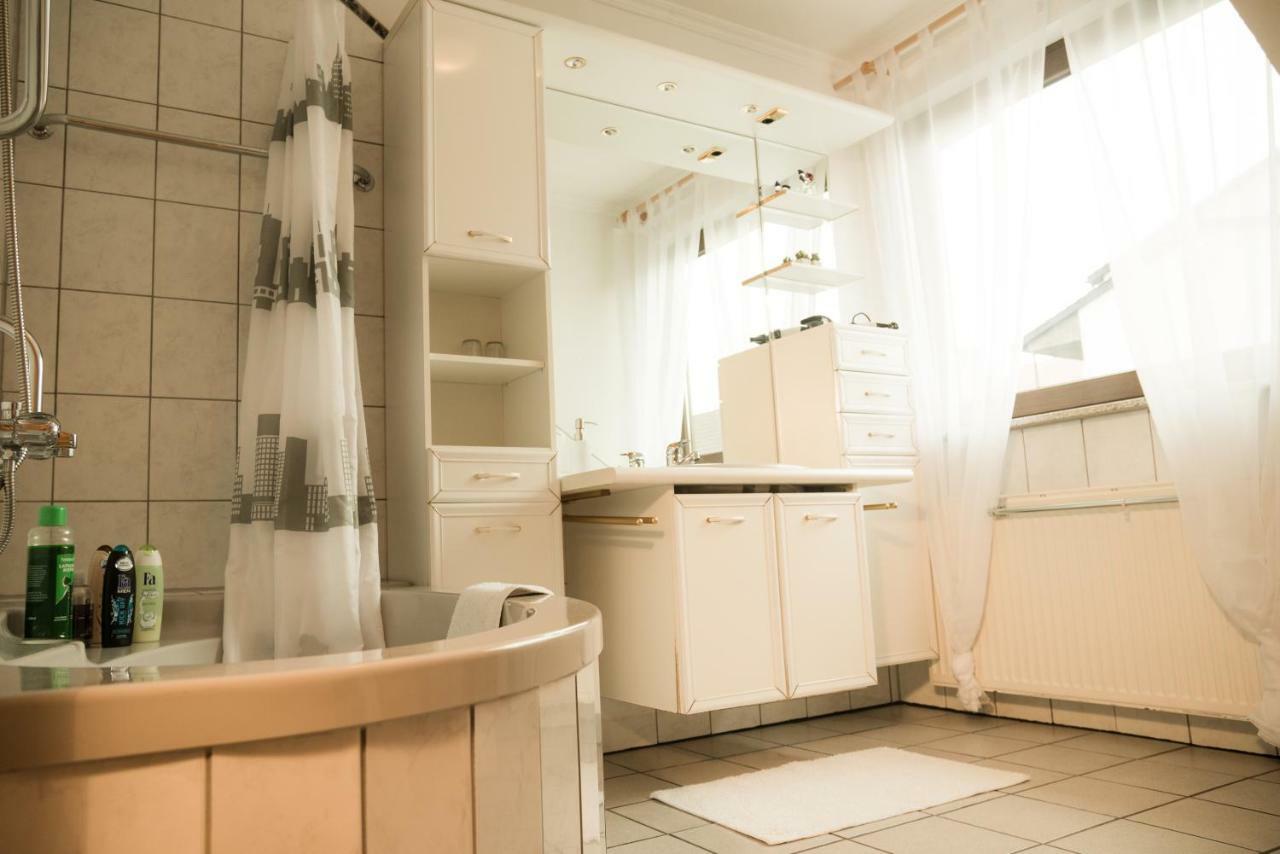 Haus Helene Apartment Ochtendung Bagian luar foto