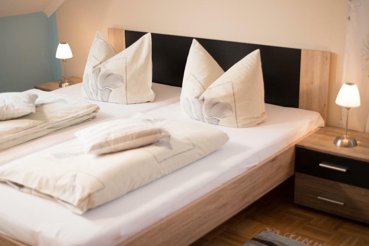 Haus Helene Apartment Ochtendung Bagian luar foto