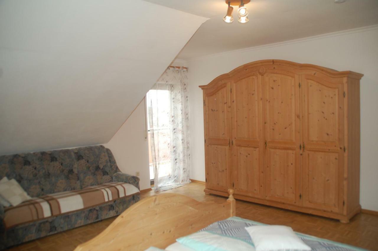 Haus Helene Apartment Ochtendung Bagian luar foto